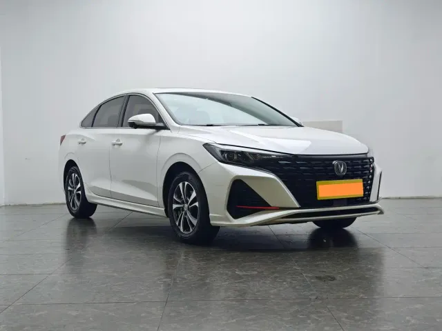 Changan Eado — Фото автомобиля 2