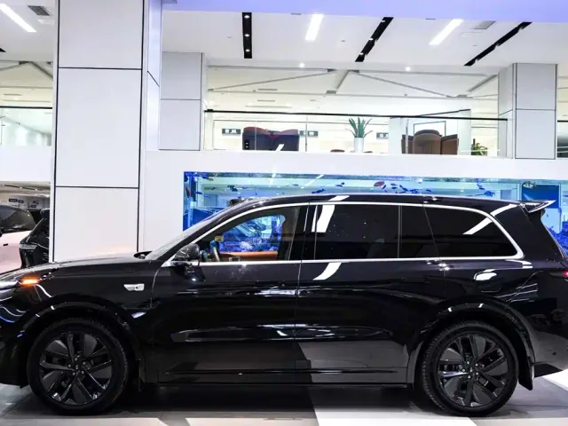 Li Auto L9 — Фото автомобиля 9