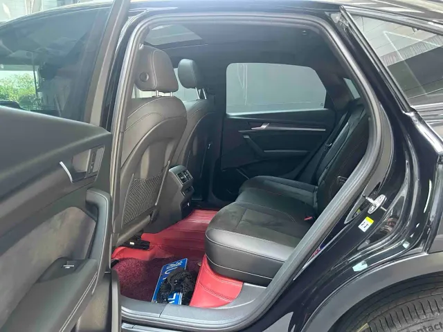 Audi Q5L Sportback — Фото автомобиля 5