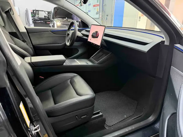 Tesla Model Y — Фото автомобиля 9