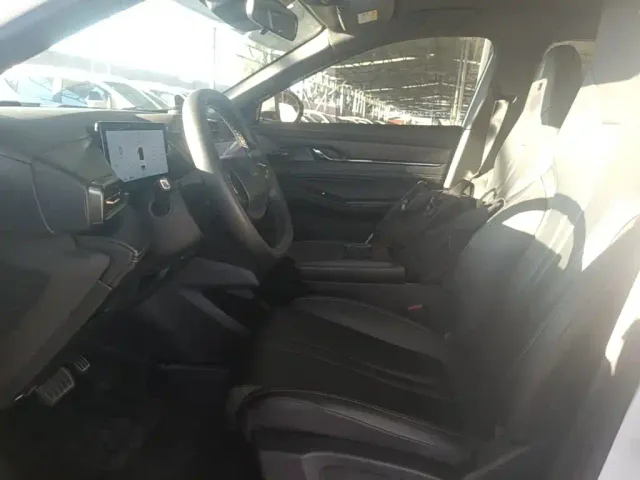 Dongfeng Fengshen L7 — Фото автомобиля 19