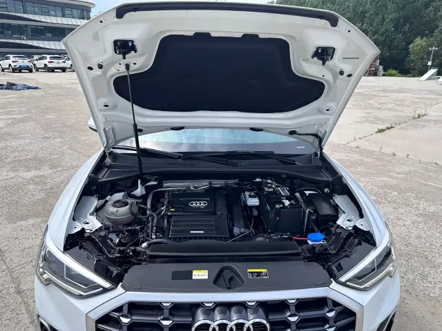 Audi Q3 — Фото автомобиля 10