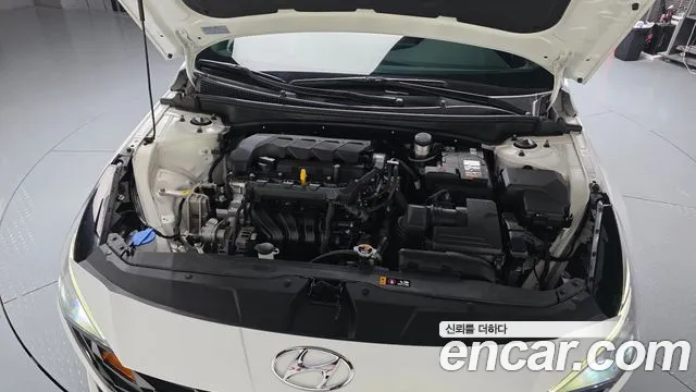 Hyundai Avante CN7 — Фото автомобиля 5