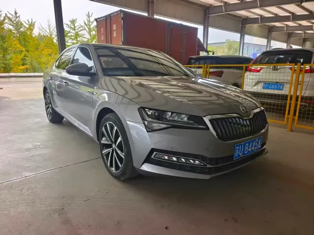 Skoda Superb — Фото автомобиля 4