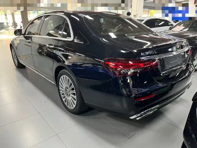 Mercedes-Benz E-Class — Фото автомобиля 16