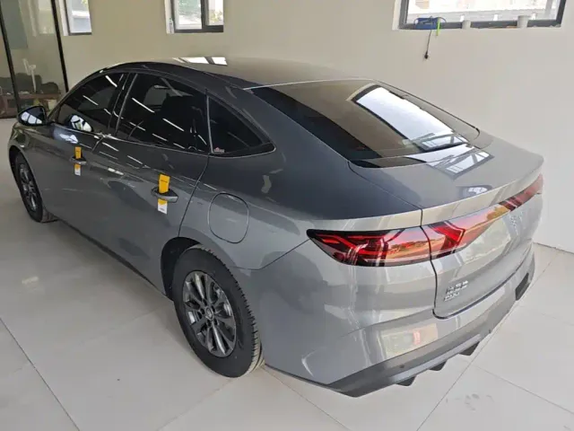 BYD Qin L — Фото автомобиля 4
