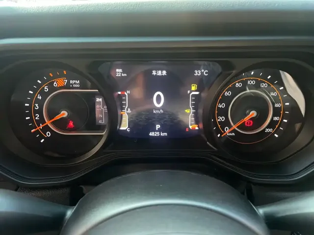 Jeep Wrangler — Фото автомобиля 11