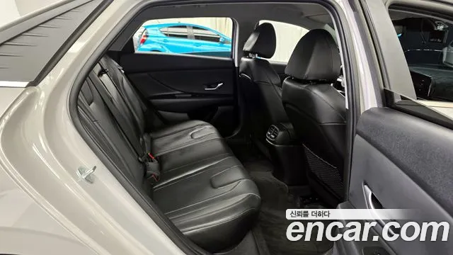 Hyundai AVANTE Avante (CN7) — Фото автомобиля 12
