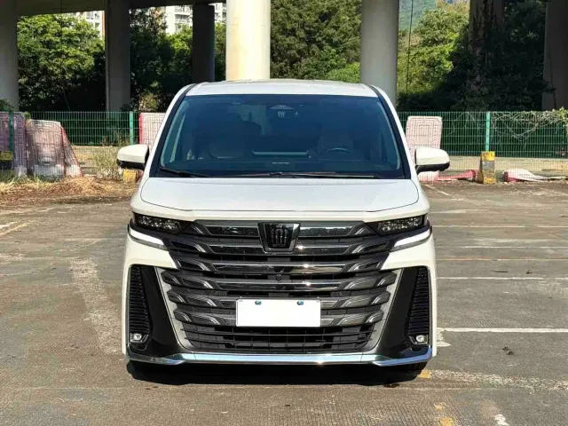 Toyota Vellfire — Фото автомобиля 2