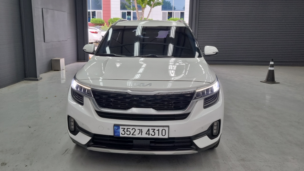 Kia Seltos Seltos Бензин 1.6 турбо 2WD — Фото автомобиля 3