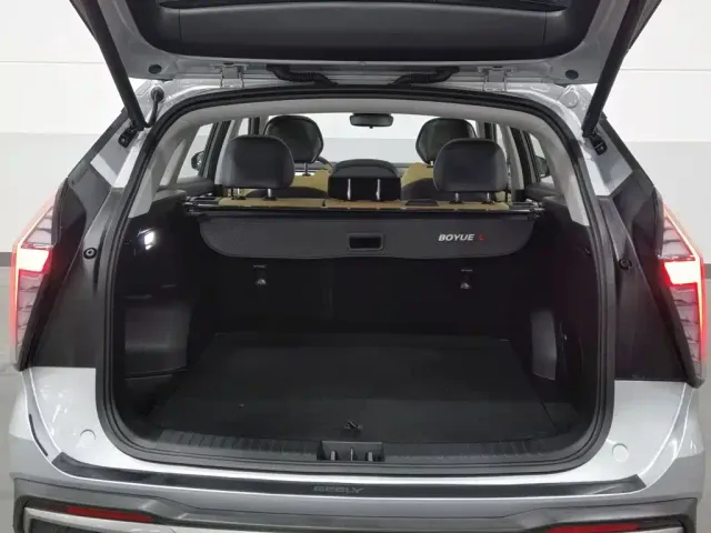 Geely Boyue L — Фото автомобиля 16