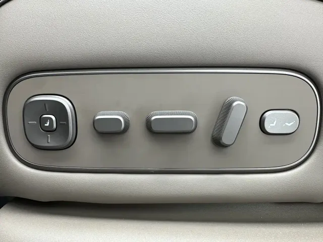 Li Auto L9 — Фото автомобиля 13