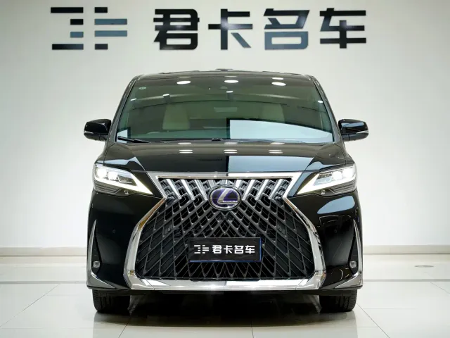 Lexus LM — Фото автомобиля 2