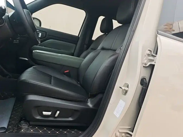Baojun Yep Plus — Фото автомобиля 10