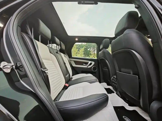Land Rover Discovery Sport — Фото автомобиля 12