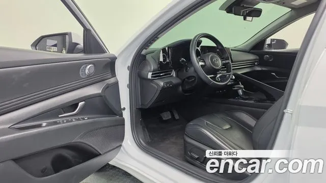 Hyundai Avante CN7 — Фото автомобиля 11