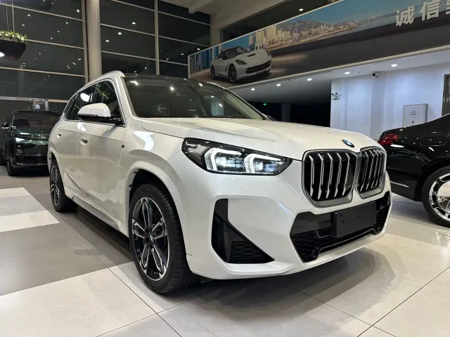 BMW X1 — Фото автомобиля 3