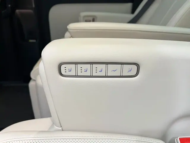 Li Auto MEGA — Фото автомобиля 9
