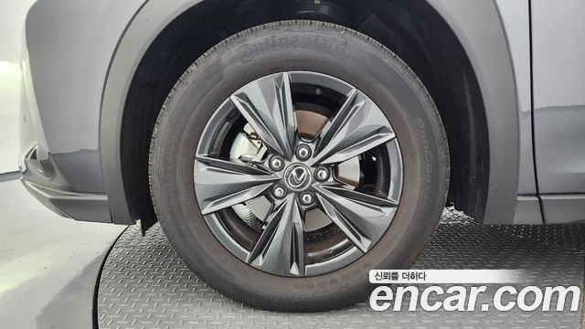 Lexus UX — Фото автомобиля 5
