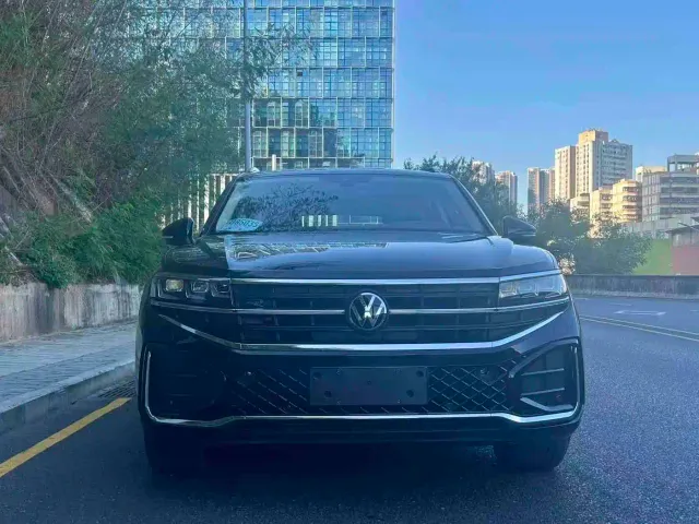 Volkswagen Touareg — Фото автомобиля 2