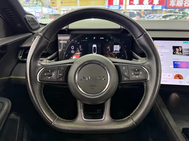 Lynk & Co 03 — Фото автомобиля 21