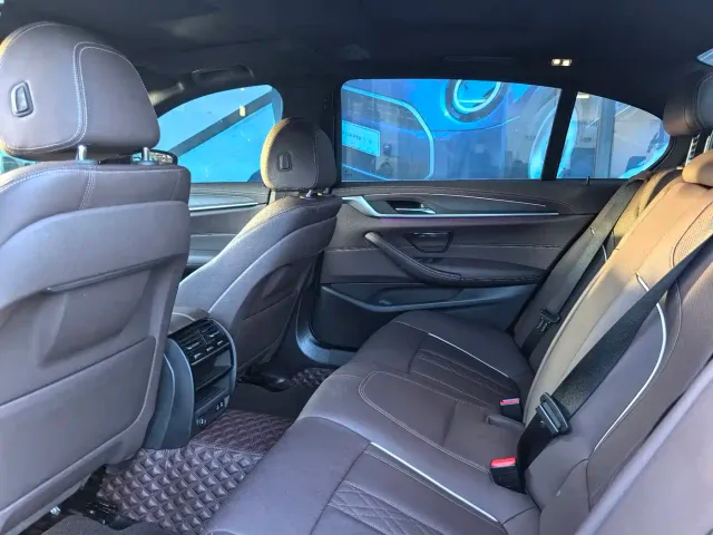 BMW 5 Series — Фото автомобиля 7