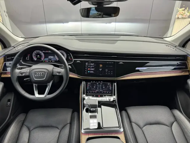 Audi Q7 — Фото автомобиля 5