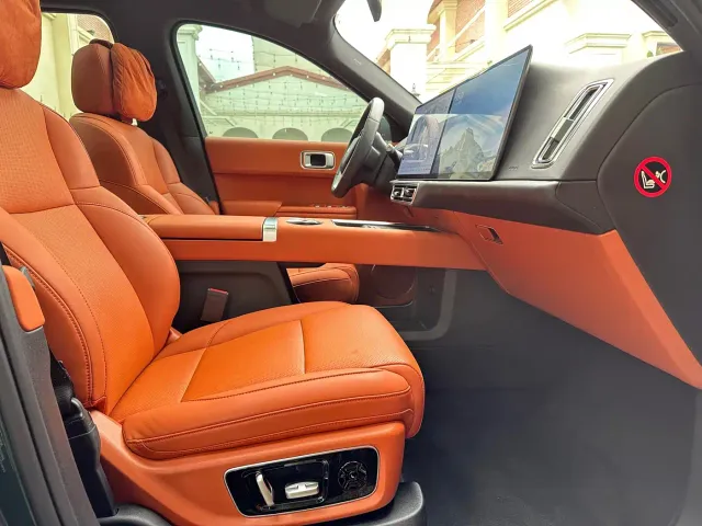 Li Auto L9 — Фото автомобиля 10