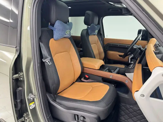 Land Rover Defender — Фото автомобиля 16