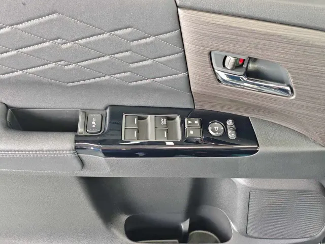 Honda Elysion — Фото автомобиля 9