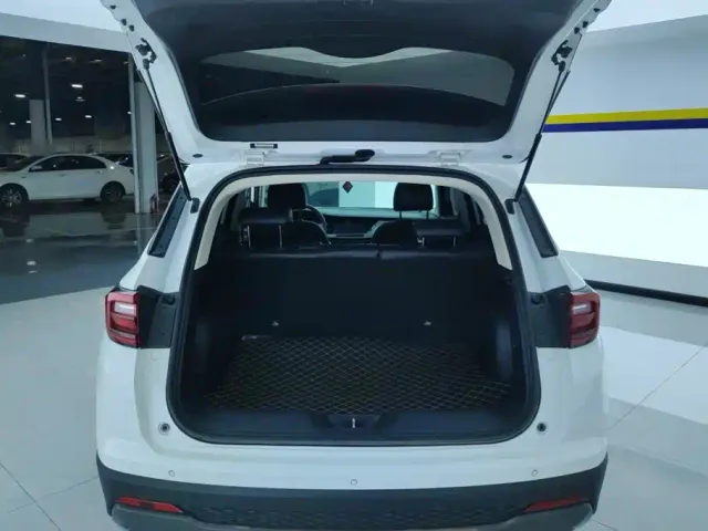Changan CS35 Plus — Фото автомобиля 4