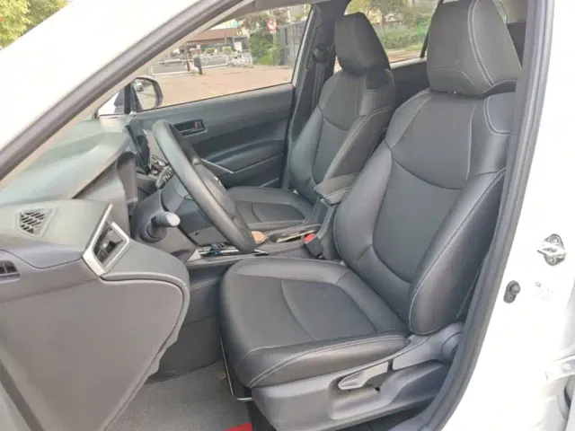 Toyota Corolla Cross 2024 2.0L Smart Hybrid Dual Engine Pioneer Edition — Фото автомобиля 14