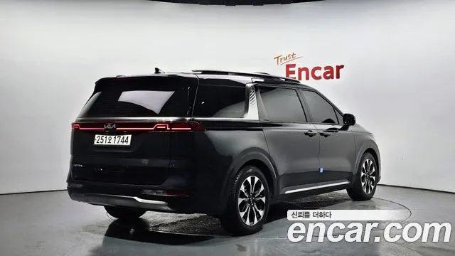 Kia Canival Carnival 4 поколение Дизель 7 мест Signature — Фото автомобиля 2