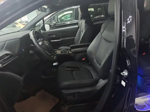 Toyota Granvia — Фото автомобиля 14