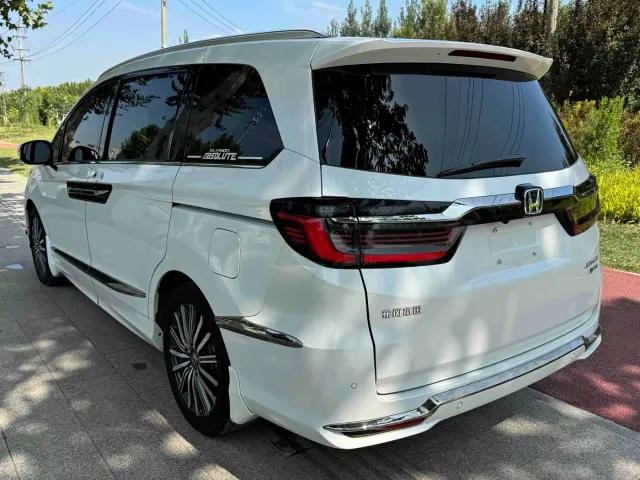 Honda Elysion — Фото автомобиля 6