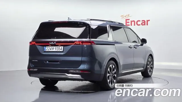 Kia Carnival Generation 4 — Фото автомобиля 2