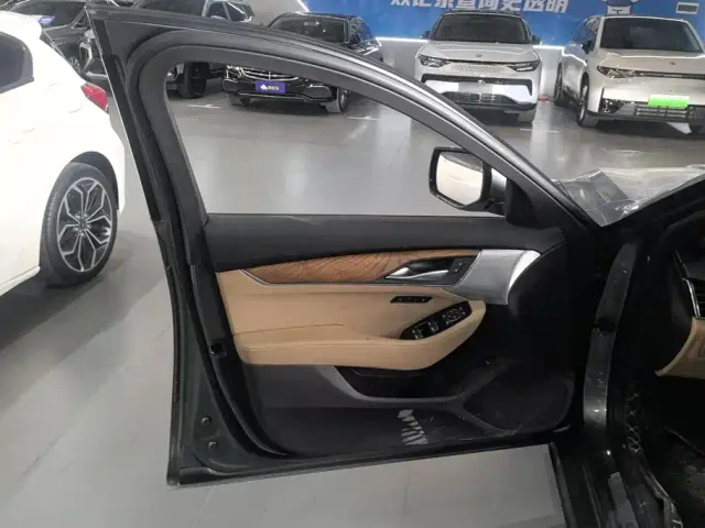 Cadillac CT5 — Фото автомобиля 7