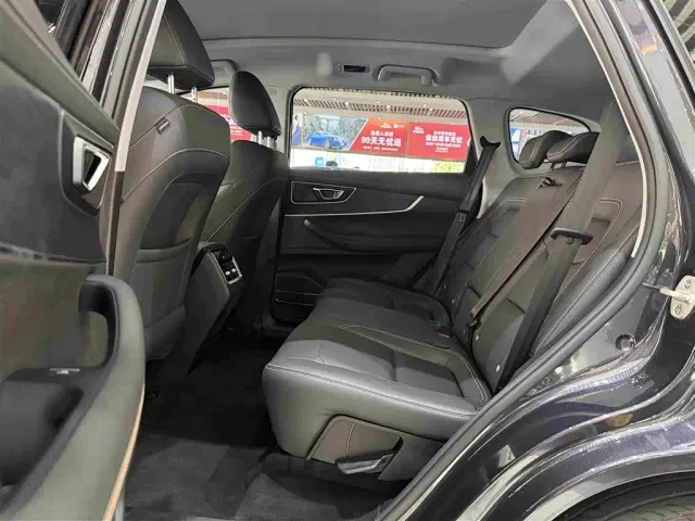 Chery Tiggo 8 — Фото автомобиля 12