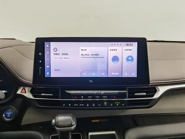Toyota Granvia — Фото автомобиля 12