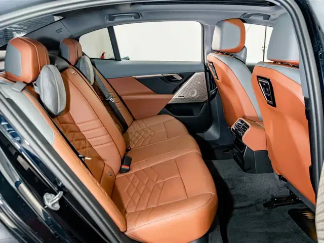 BMW 5 Series — Фото автомобиля 22