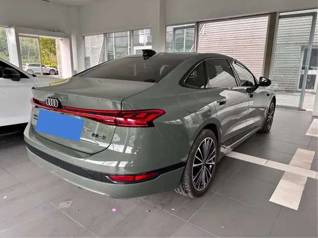 Audi A6L e-tron — Фото автомобиля 6