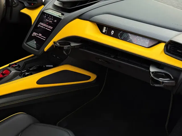 Lamborghini Revuelto — Фото автомобиля 15