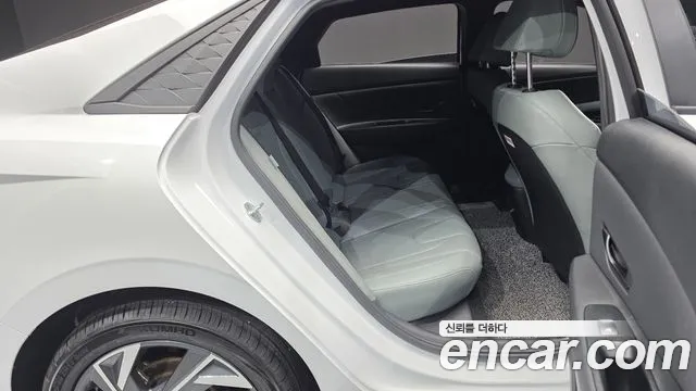 Hyundai Avante CN7 — Фото автомобиля 12