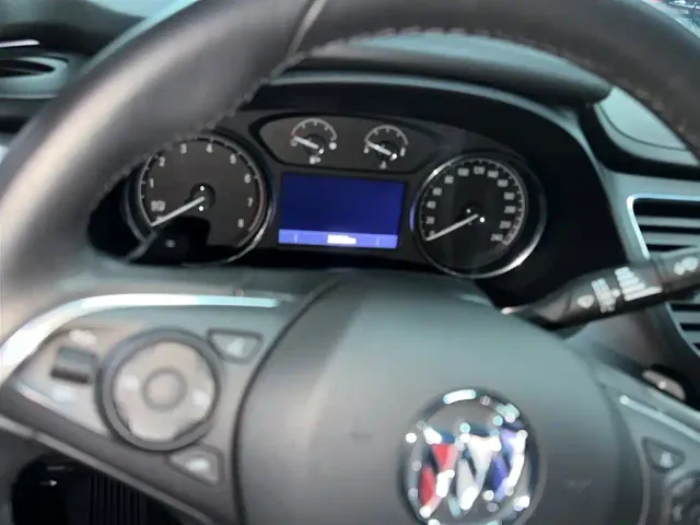 Buick LaCrosse — Фото автомобиля 3