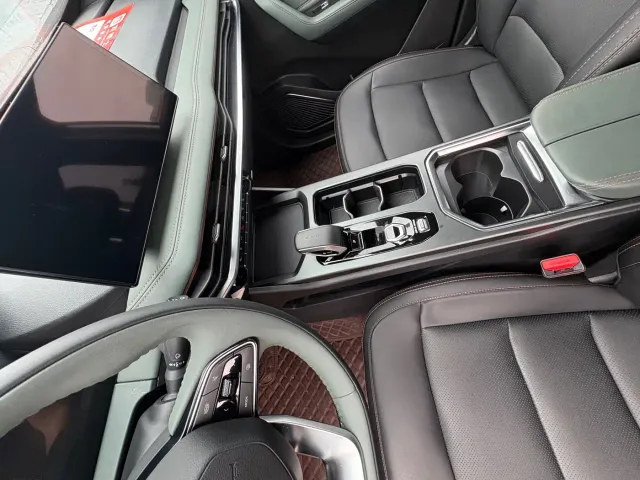 Geely Haoyue L — Фото автомобиля 8