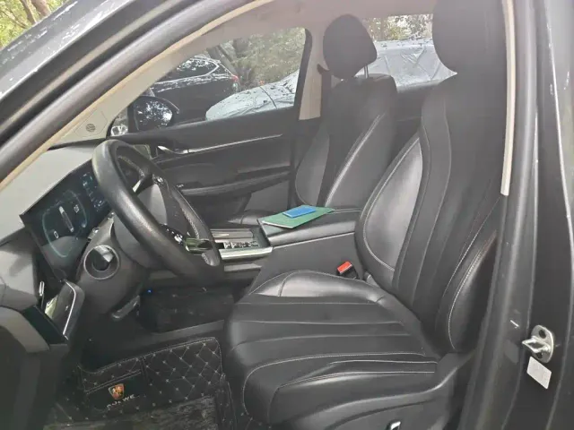 Roewe RX5 Max — Фото автомобиля 11