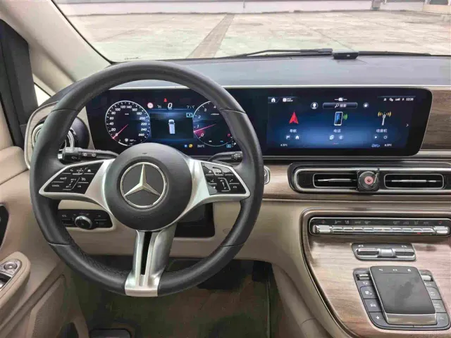 Mercedes-Benz V-Class — Фото автомобиля 11