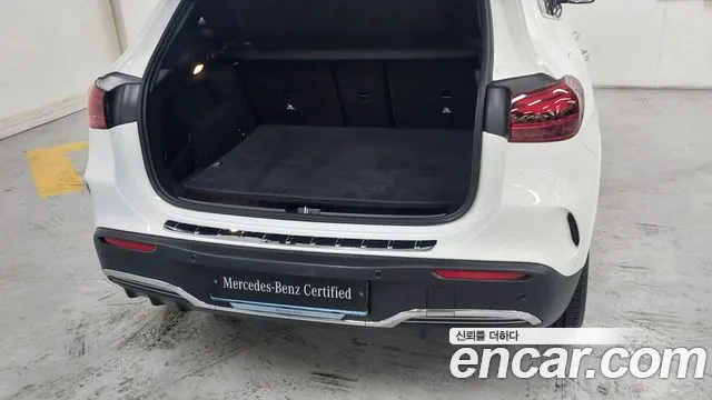 Mercedes-Benz EQA — Фото автомобиля 11