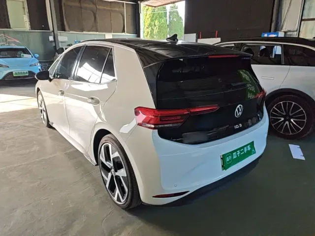 Volkswagen ID.3 — Фото автомобиля 4