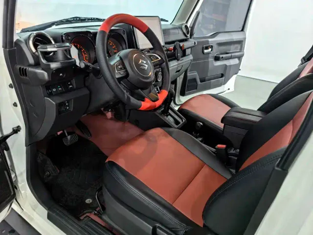 Suzuki Jimny — Фото автомобиля 4